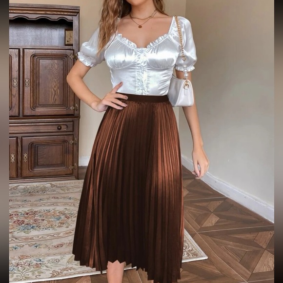 Luxe pleated midi skirt - Picture 6 of 6